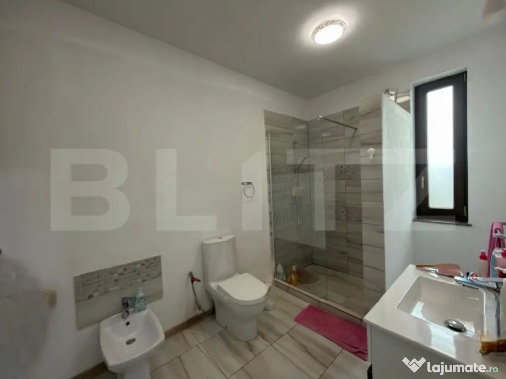 Casă 4 dormitoare, 204 mp, teren 1000 mp, zona Carcea 