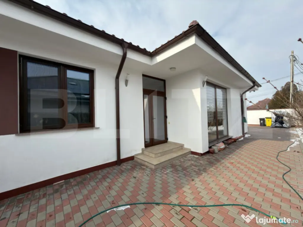 Casă 4 dormitoare, 204 mp, teren 1000 mp, zona Carcea 