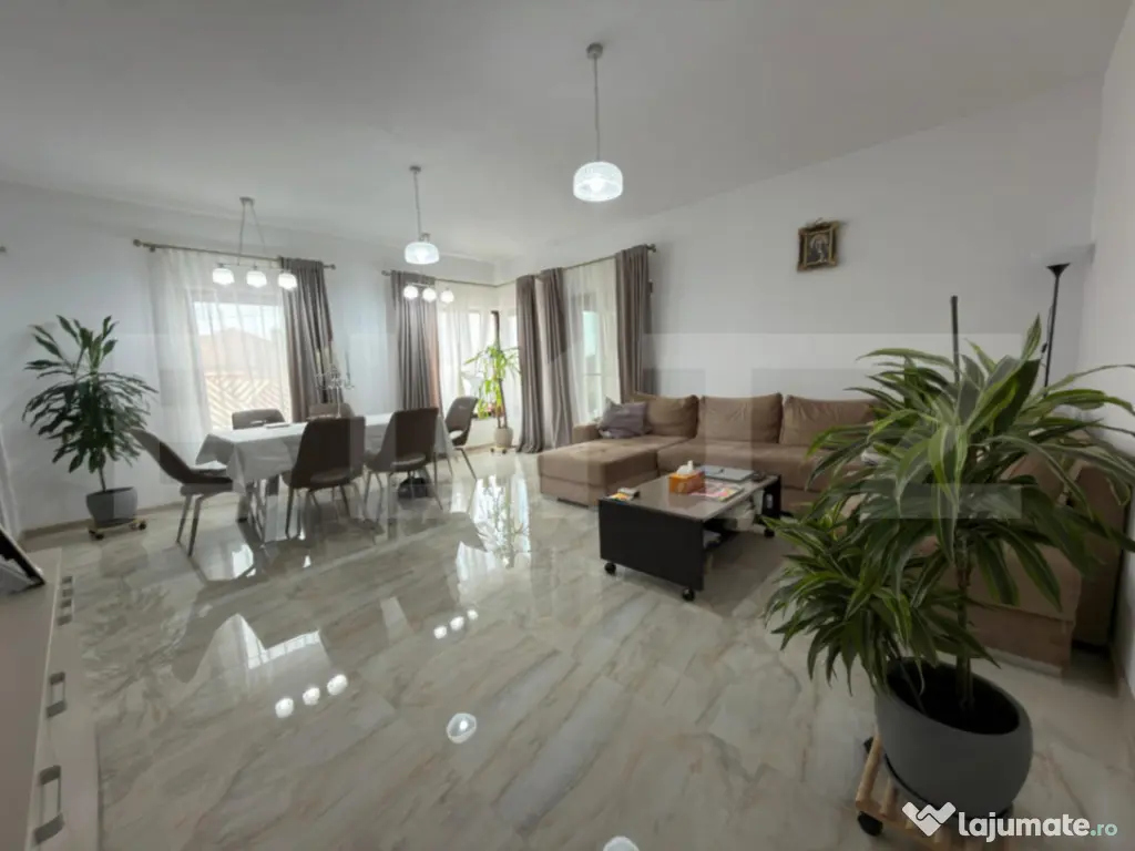 Casă 4 dormitoare, 204 mp, teren 1000 mp, zona Carcea 