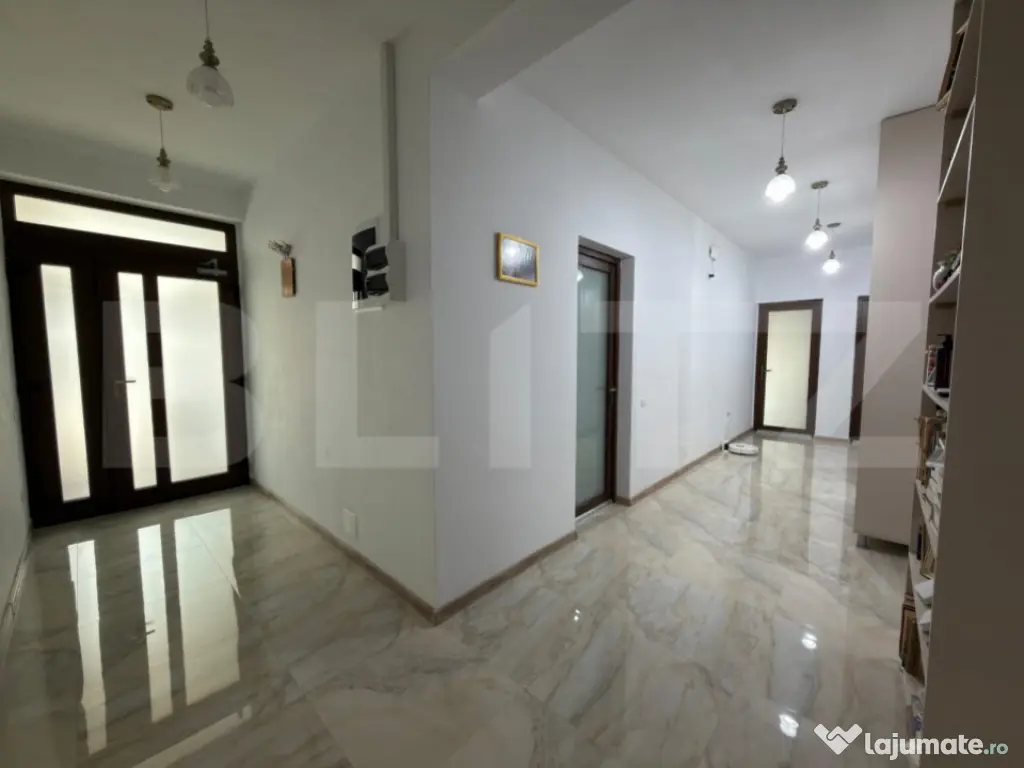 Casă 4 dormitoare, 204 mp, teren 1000 mp, zona Carcea 