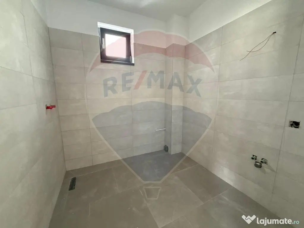 Casă / Vilă cu 4 camere de vânzare în zona Lascar Cat... 