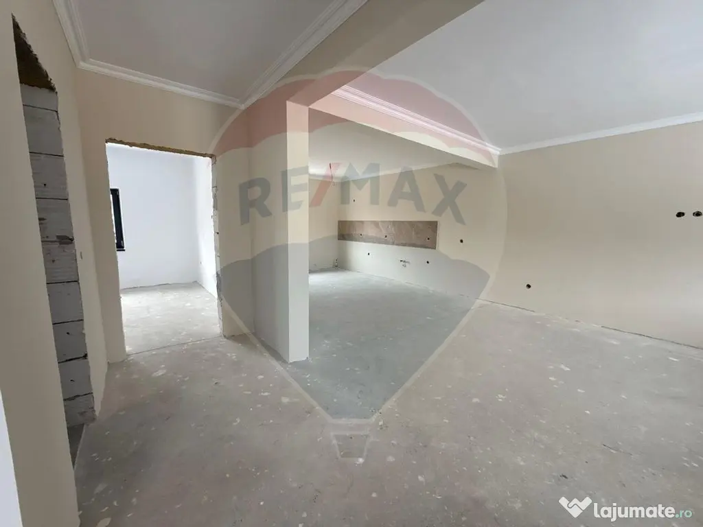 Casă / Vilă cu 4 camere de vânzare în zona Lascar Cat... 