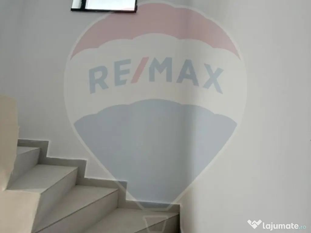 Casă / Vilă cu 4 camere de vânzare în zona Lascar Cat... 