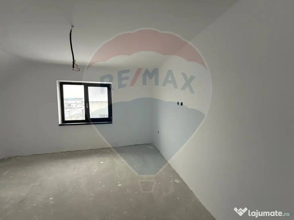 Casă / Vilă cu 4 camere de vânzare în zona Lascar Cat... 