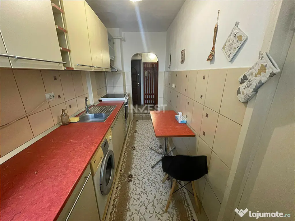 Apartament 2 camere decomandat-Podu Ros-Piata Nicolina 