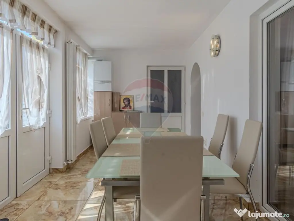 Casă / Vilă de vânzare în Moieciu de Jos 