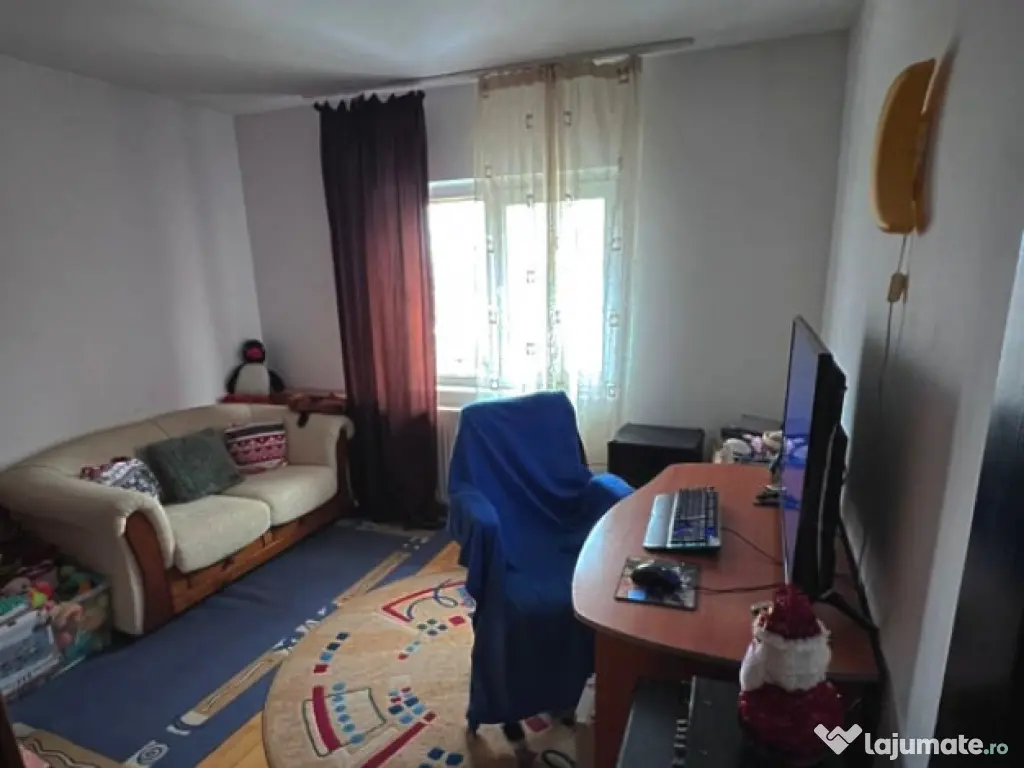 Apartament de 4 camere ( Boxa-Parcare )-Racadau