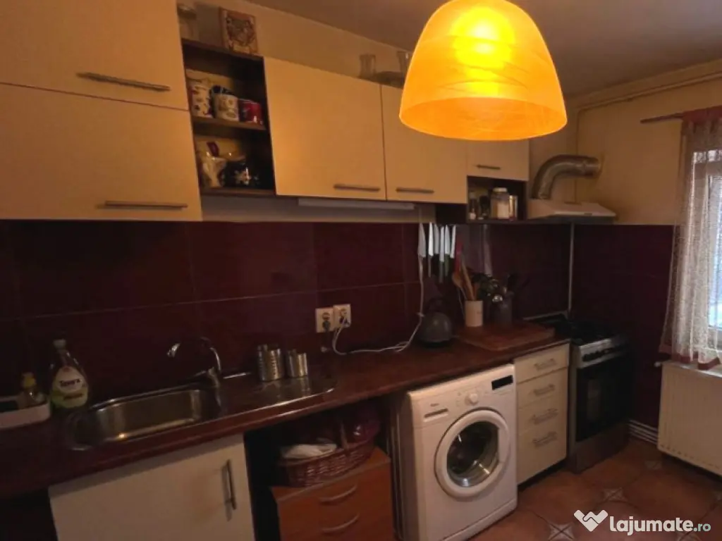 Apartament de 4 camere ( Boxa-Parcare )-Racadau