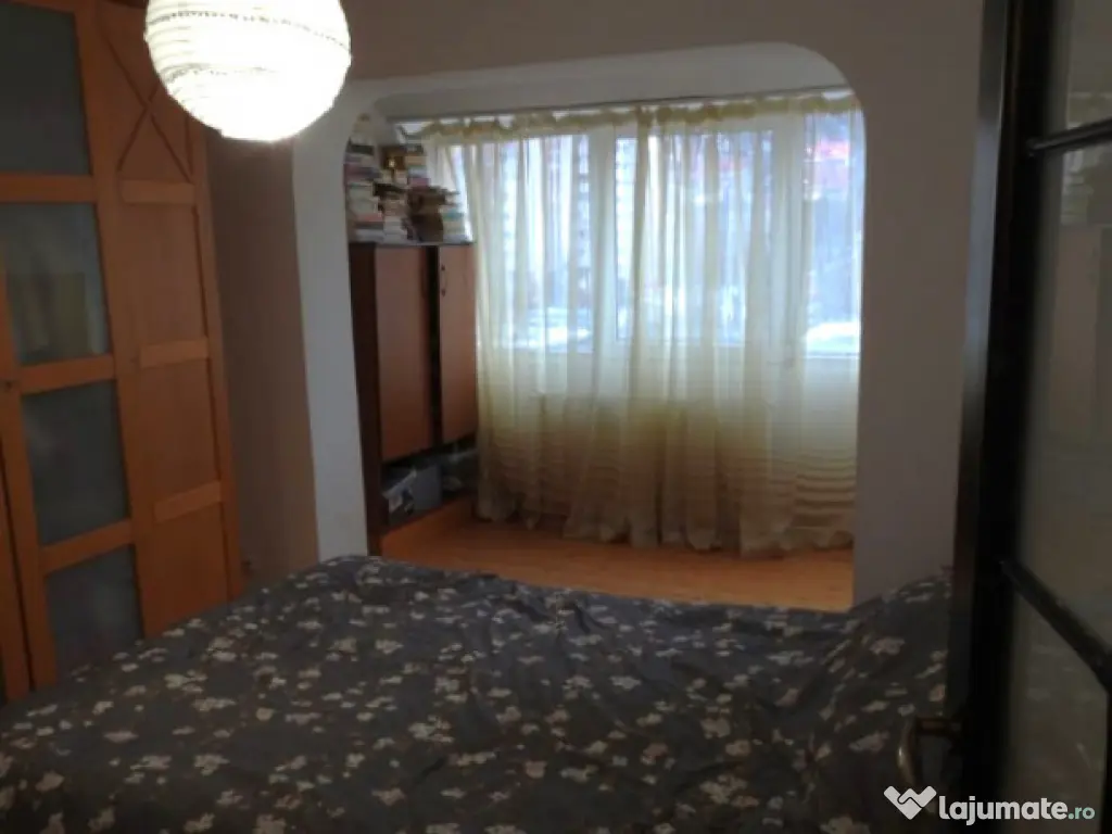 Apartament de 4 camere ( Boxa-Parcare )-Racadau