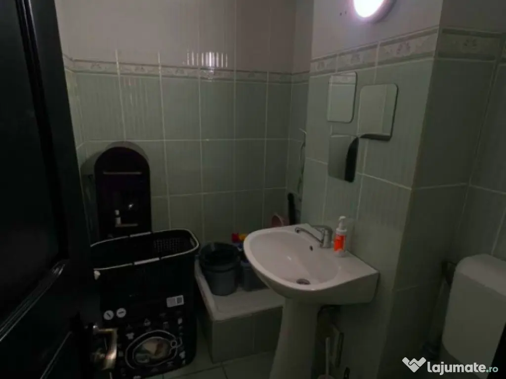 Apartament de 4 camere ( Boxa-Parcare )-Racadau