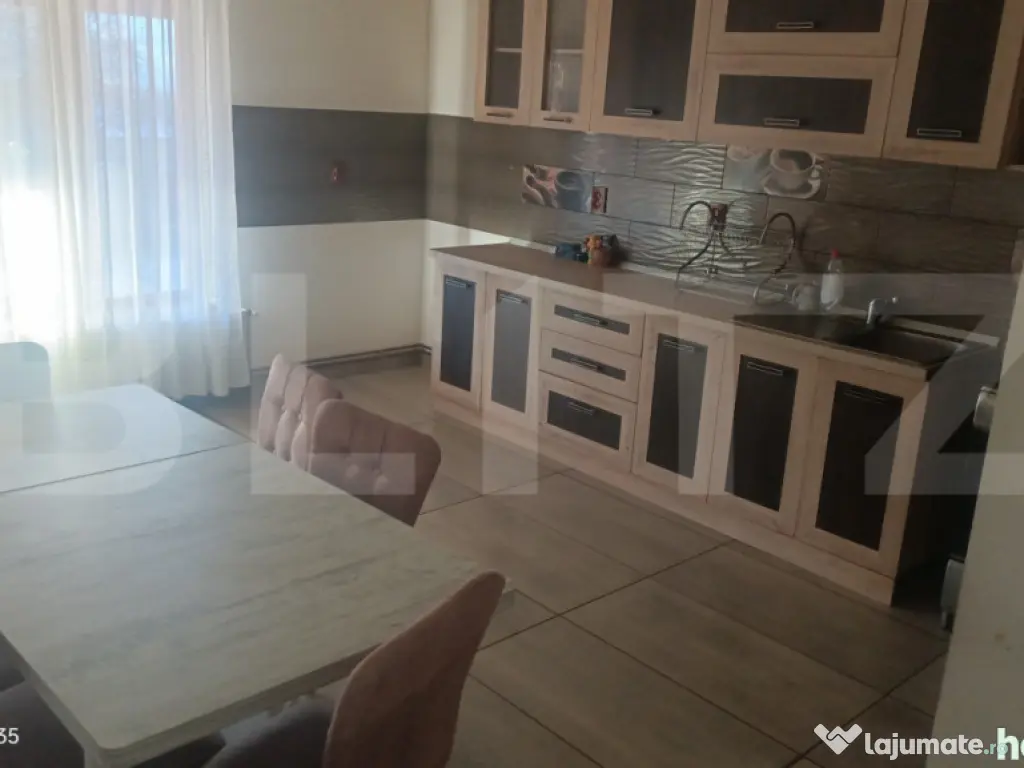 Casă de vânzare, 270 mp, zona Exterior- Tisieu