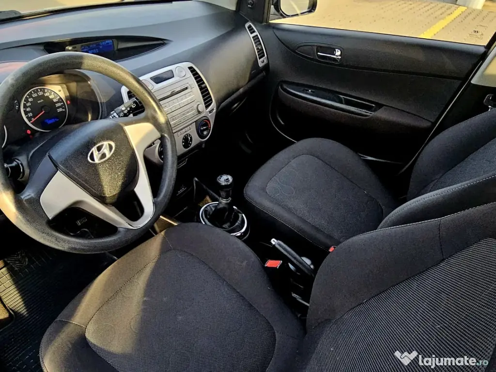 vand HYUNDAI I20, stare buna, km reali, fara accidente