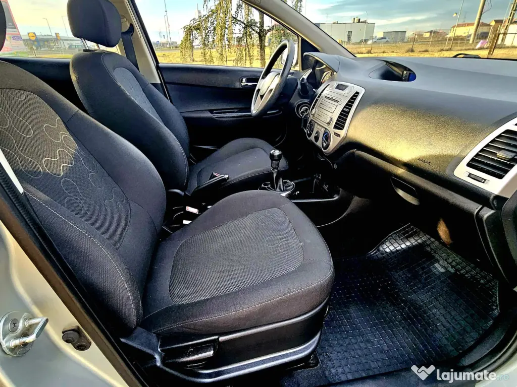 vand HYUNDAI I20, stare buna, km reali, fara accidente