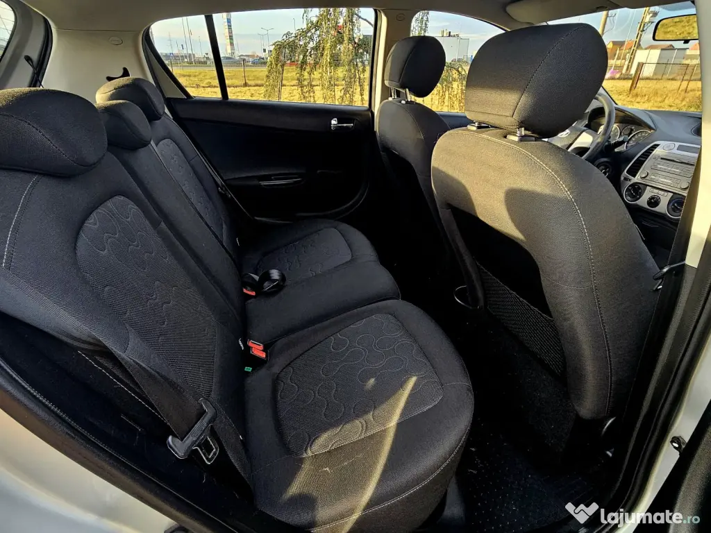 vand HYUNDAI I20, stare buna, km reali, fara accidente