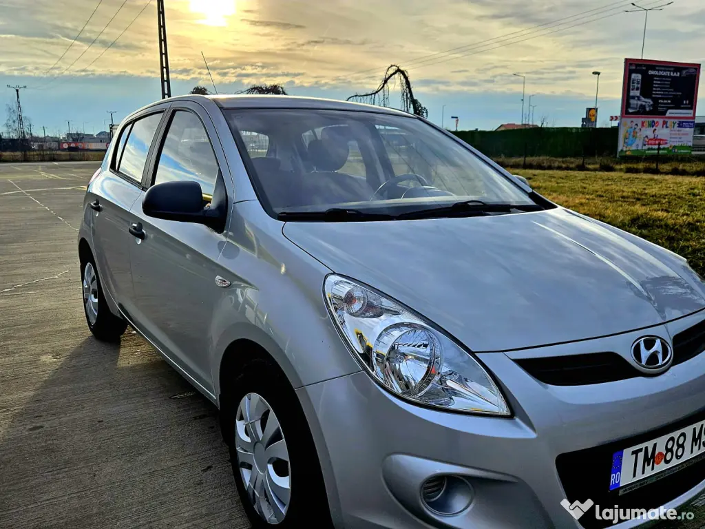 vand HYUNDAI I20, stare buna, km reali, fara accidente
