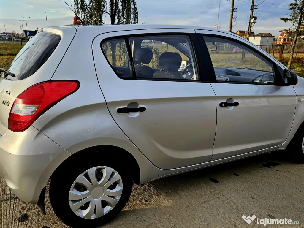 vand HYUNDAI I20, stare buna, km reali, fara accidente