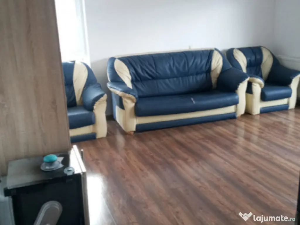 Vânzare apartament 2 camere -Tractorul | Parcare | Luminos