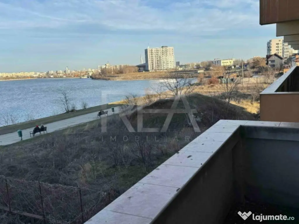 Refugiu Urban Vedere Panoramică pe Malul Lacului Morii 