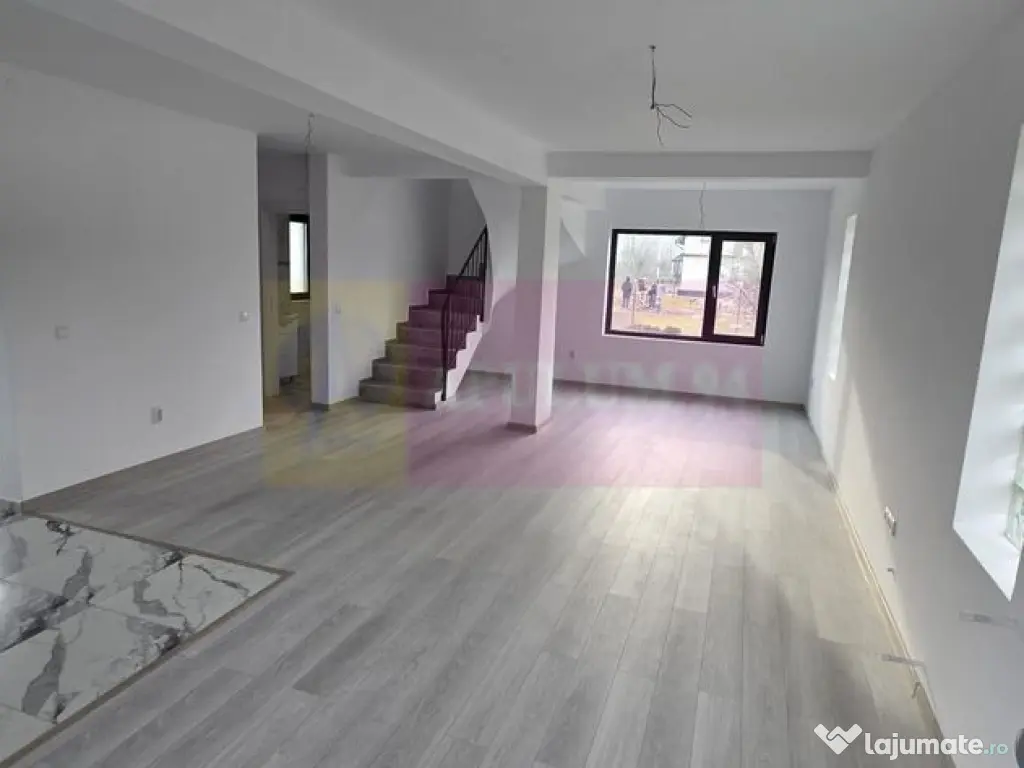 Vila de vanzare cu 4 camere in Brebu 