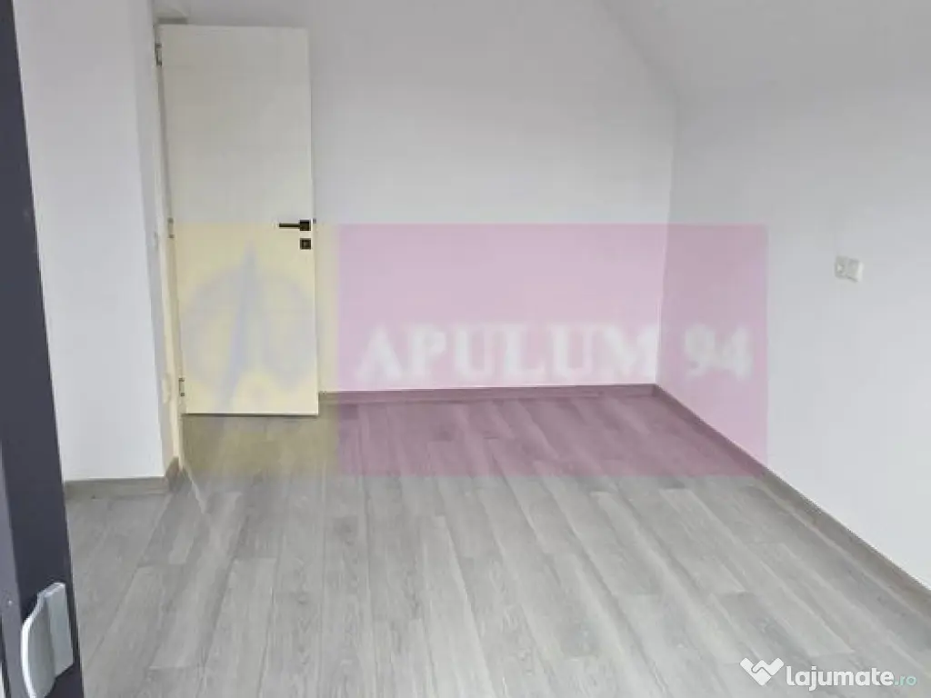 Vila de vanzare cu 4 camere in Brebu 