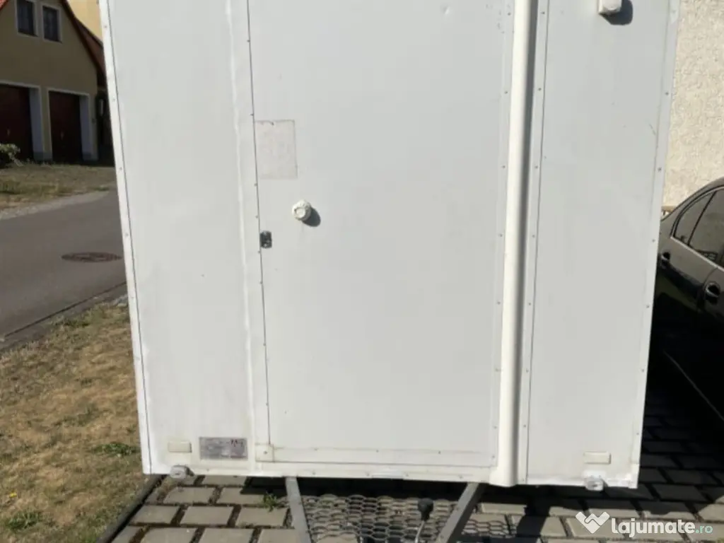 Inchiriez rulota/remorca comerciala/fast food 