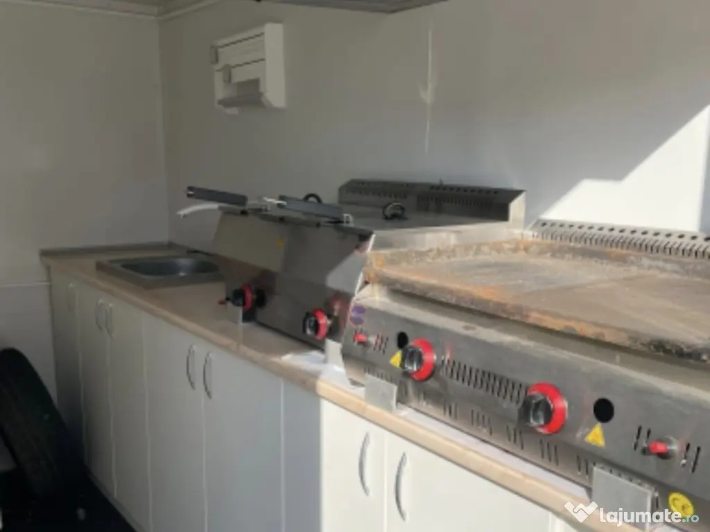 Inchiriez rulota/remorca comerciala/fast food 