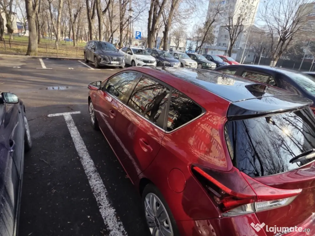 Toyota Auris Hatchback 1.8L 