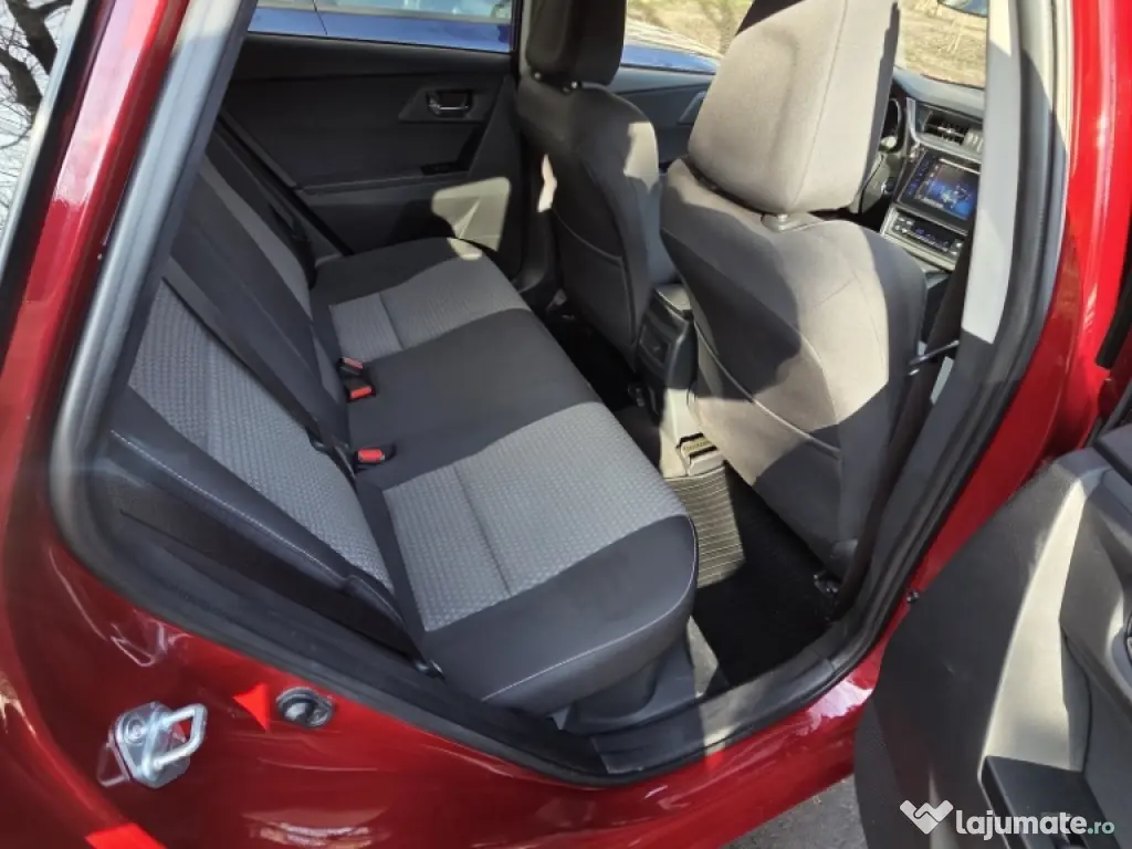 Toyota Auris Hatchback 1.8L 