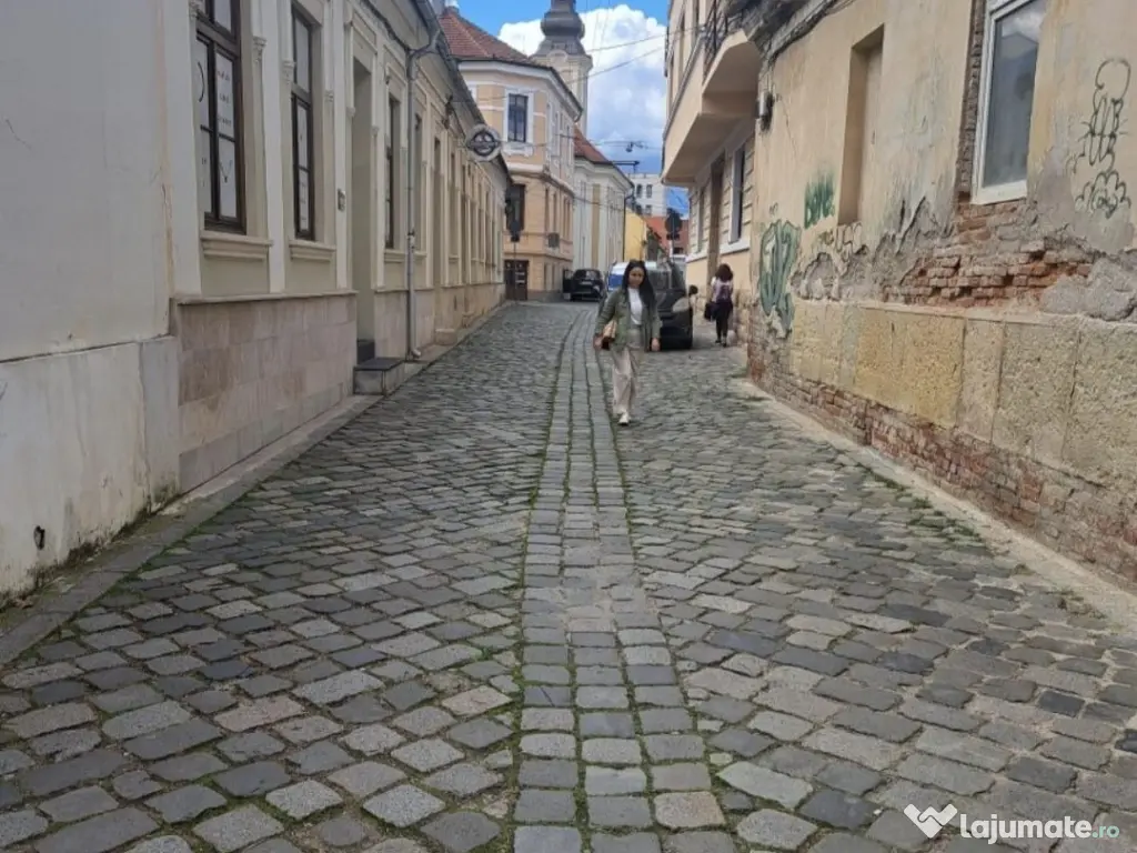 Inchiriez garsoniera 17mp ULTRACENTRAL 