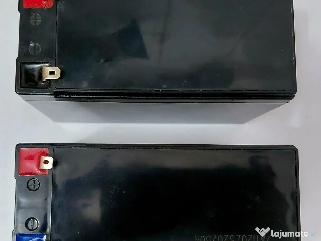 2 Acumulatori 12V la pret de 50 lei