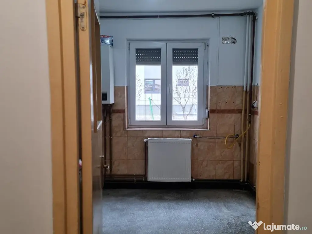 Apartament 3 camere, zona centrala , Arad, disponibil imediat ! 