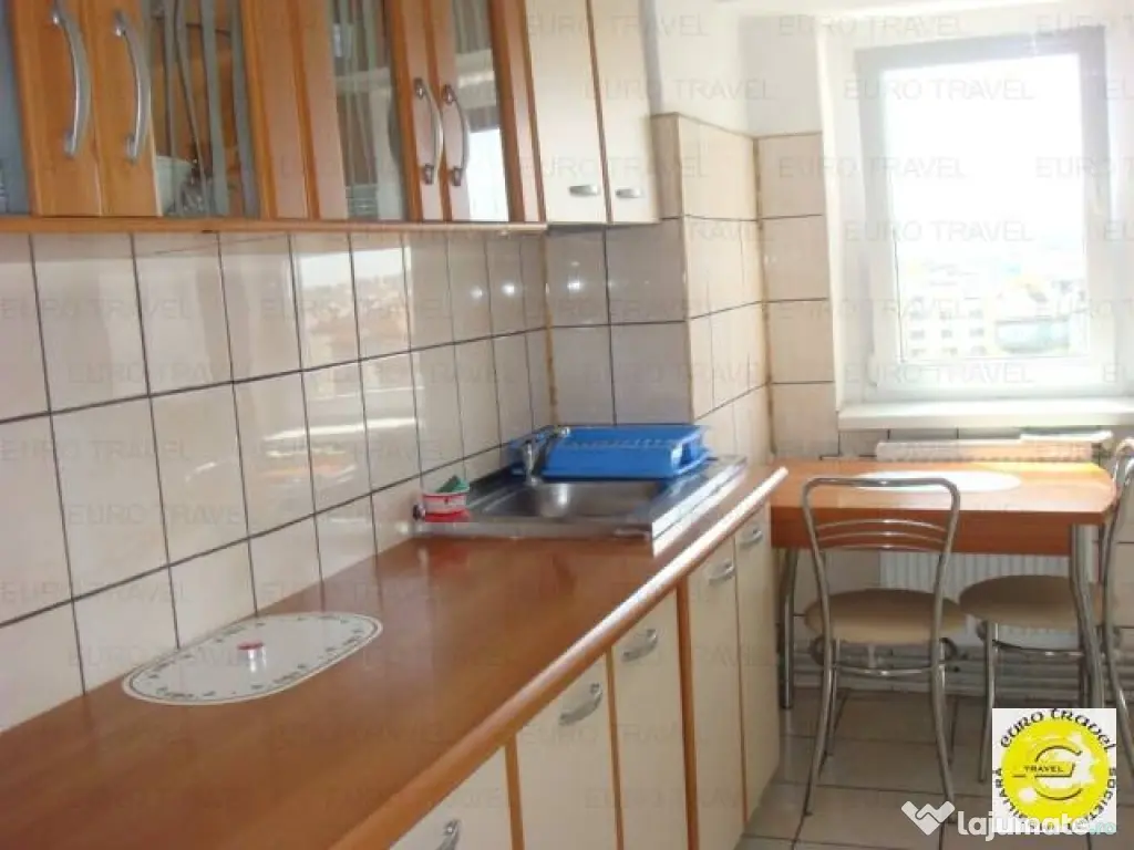 Apartament de închiriat, 2 camere, ultracentral, pe malul mării, în Constanța.