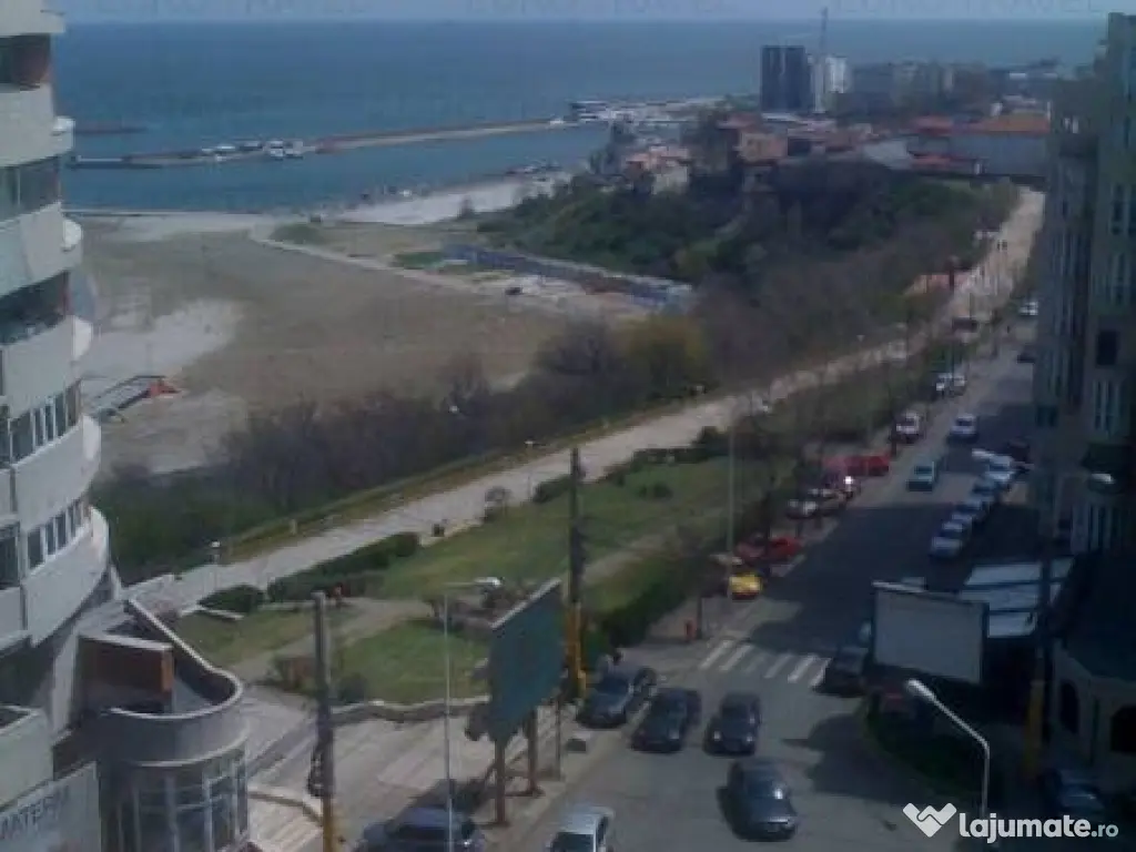 Apartament de închiriat, 2 camere, ultracentral, pe malul mării, în Constanța.