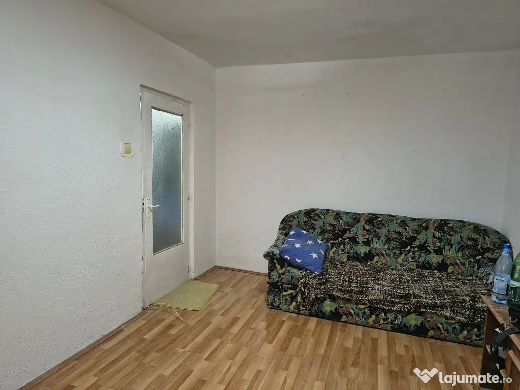 Garsonieră de vânzare 