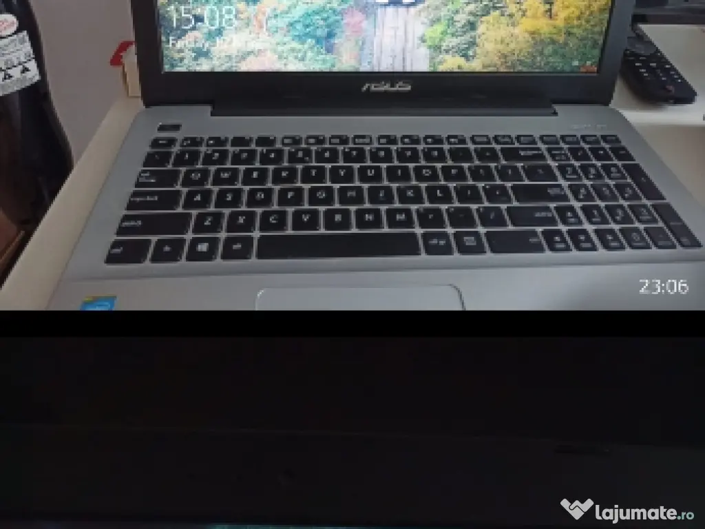 Laptop Asus I3 + 256 GB SSD + 4 GB RAM 