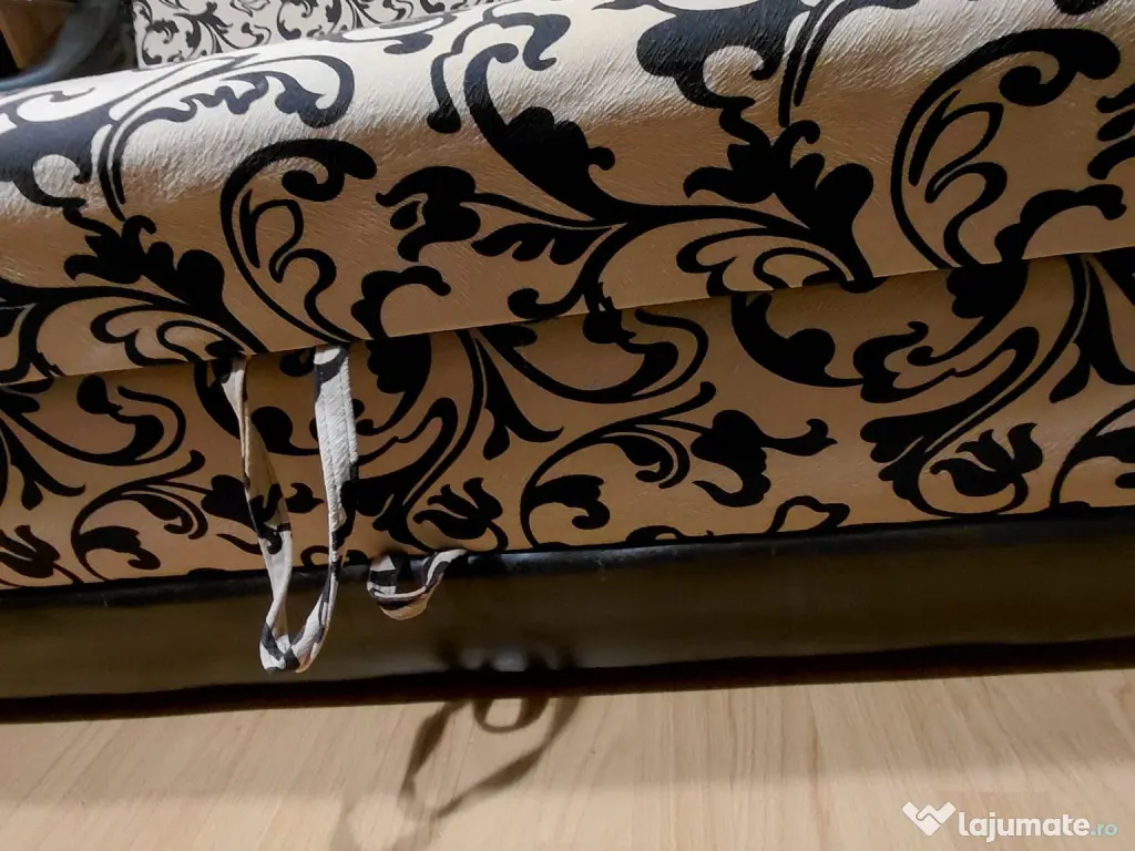 Canapea extensibila, 3 locuri, stare buna