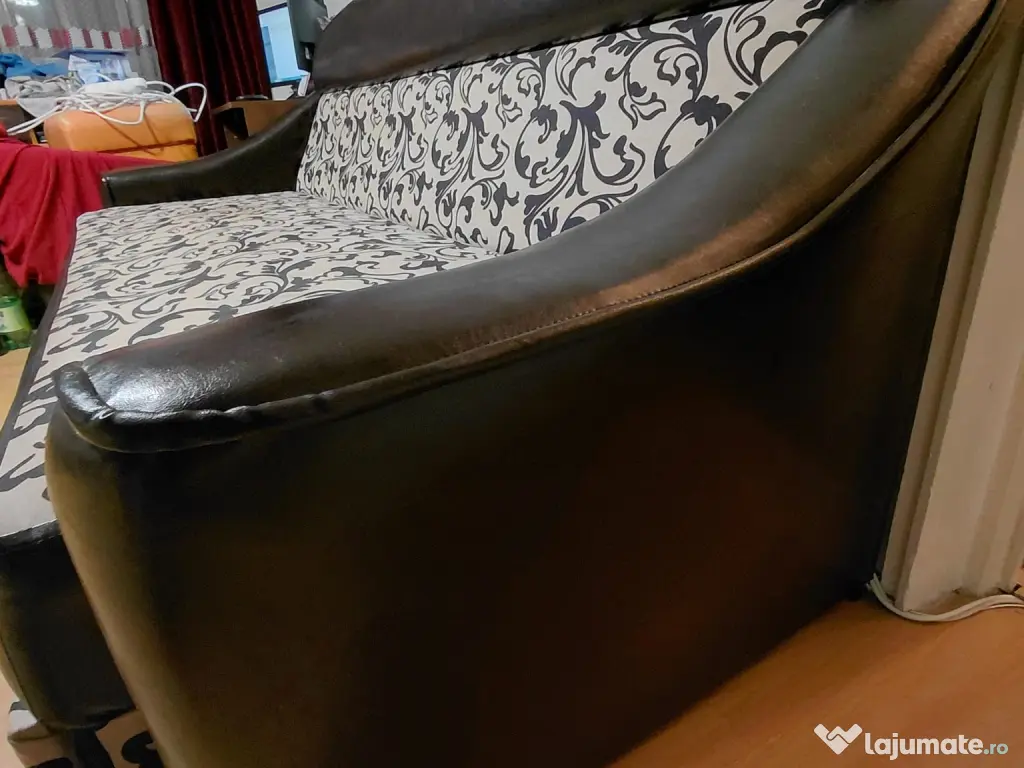 Canapea extensibila, 3 locuri, stare buna