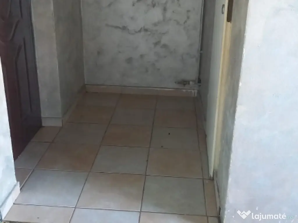 Garsonieră de vânzare