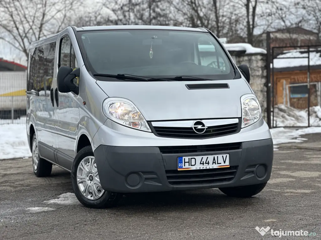 Opel Vivaro*autoturism 9 locuri*navigatie*2.0 D*aer conditionat*2010