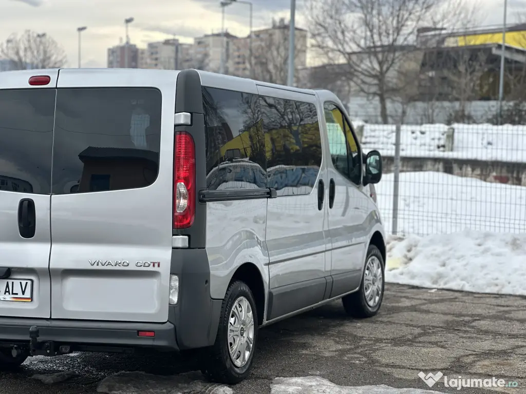 Opel Vivaro*autoturism 9 locuri*navigatie*2.0 D*aer conditionat*2010