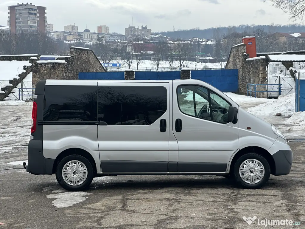Opel Vivaro*autoturism 9 locuri*navigatie*2.0 D*aer conditionat*2010