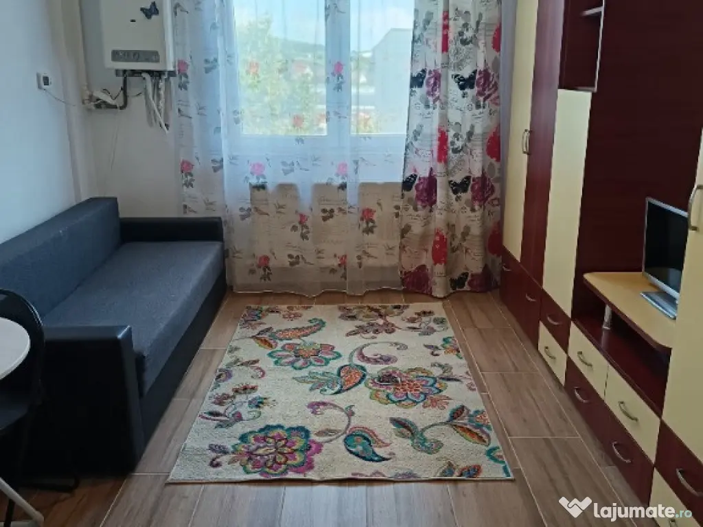 Închiriez garsonieră str. Fabricii