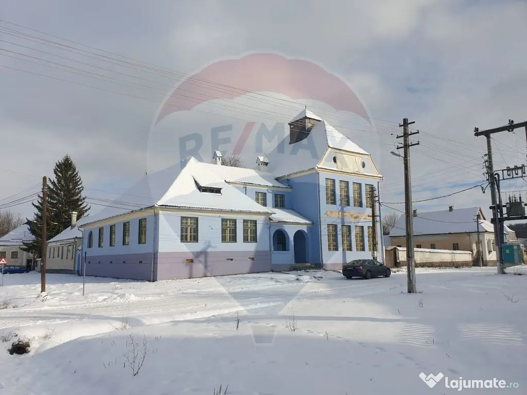 Fostă școală săsească semnată de Fritz Balthes – ... 