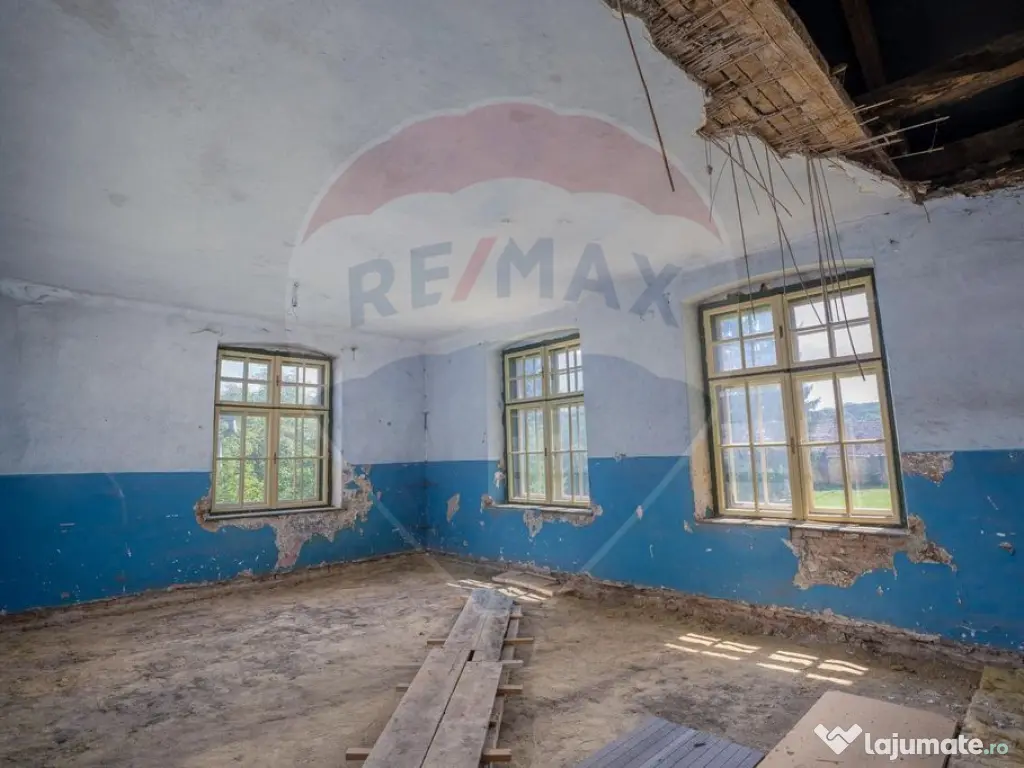 Fostă școală săsească semnată de Fritz Balthes – ... 