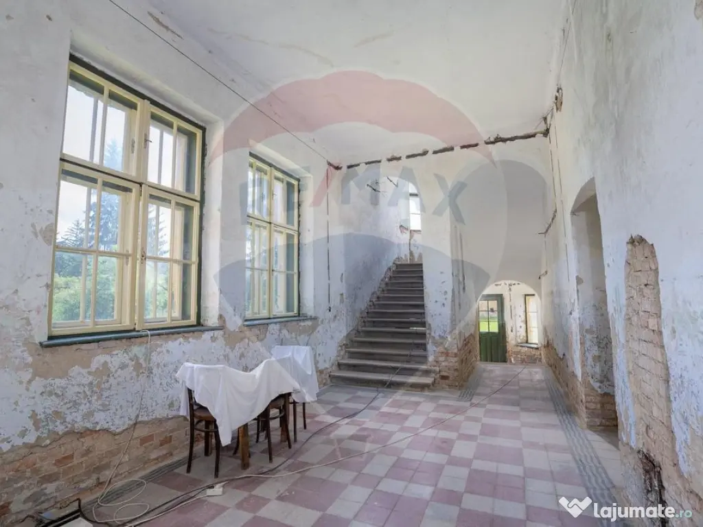 Fostă școală săsească semnată de Fritz Balthes – ... 