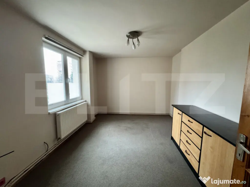 Apartament 3 camere, 82 mp, zona Semicentral 