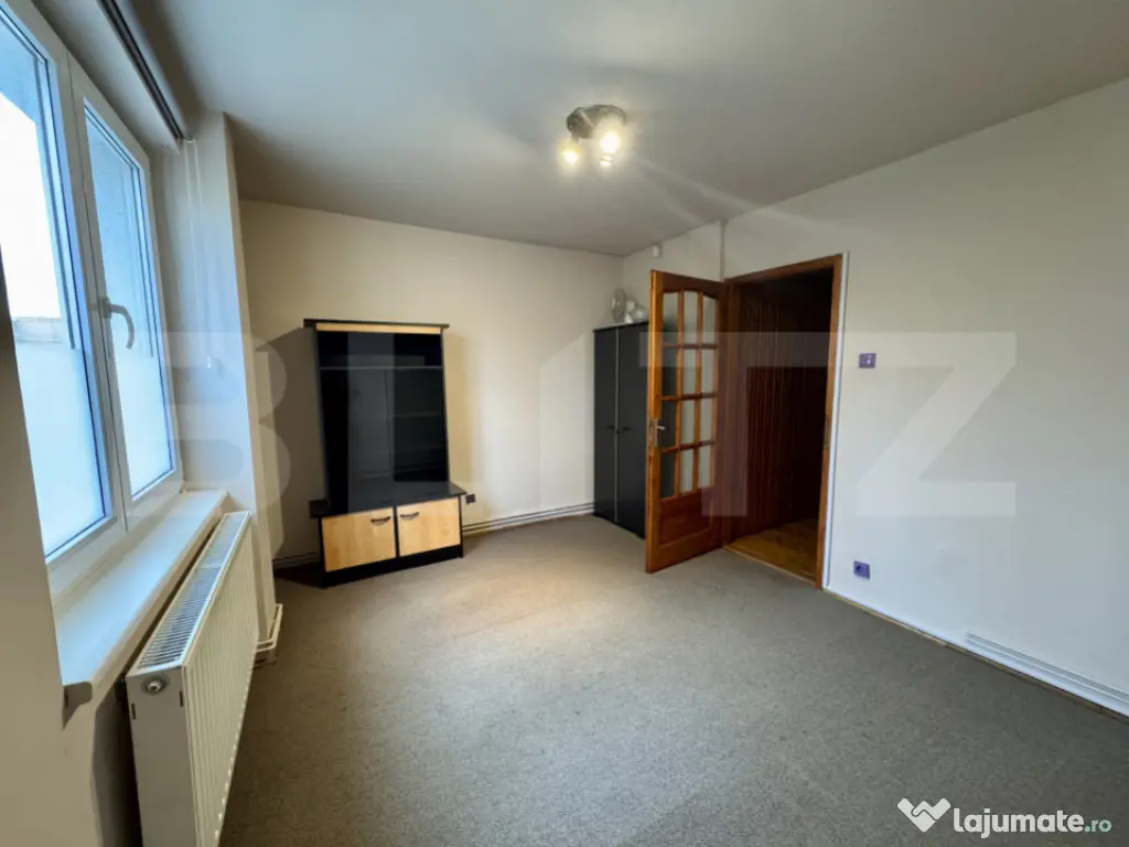 Apartament 3 camere, 82 mp, zona Semicentral 