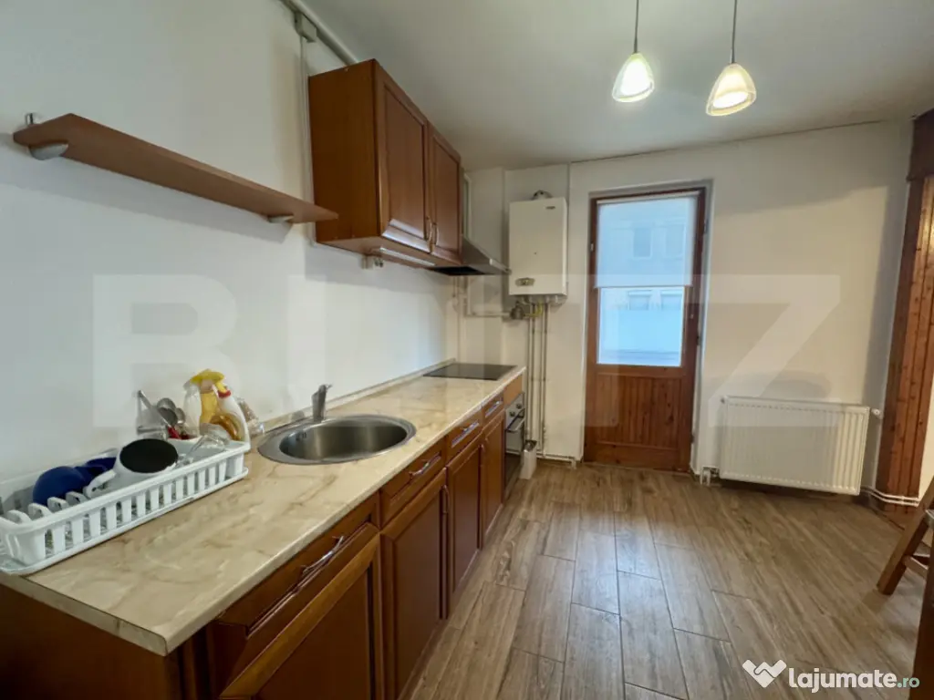 Apartament 3 camere, 82 mp, zona Semicentral 