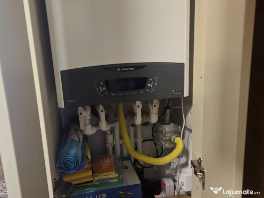 Vand apartament 2 camere, Deva, zona Maxa, etaj 1, mobilat, parcare 