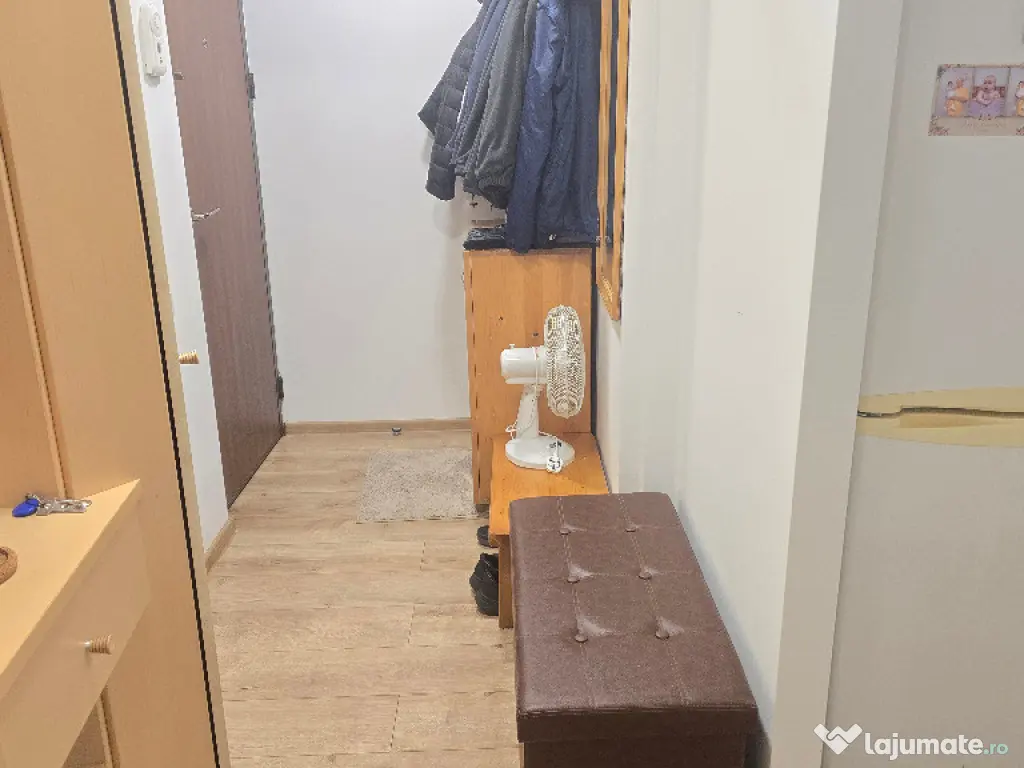 Vand apartament 2 camere, Deva, zona Maxa, etaj 1, mobilat, parcare 
